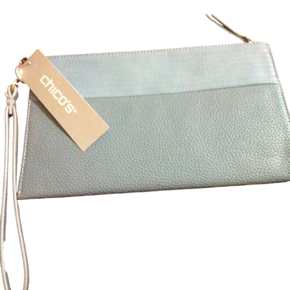 Chico's Periwinkle Blue NWT Zipper Top NOSZ Wristlet 8.5 X 5 - Picture 1 of 10